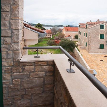 Villa Trio Srima Exterior photo