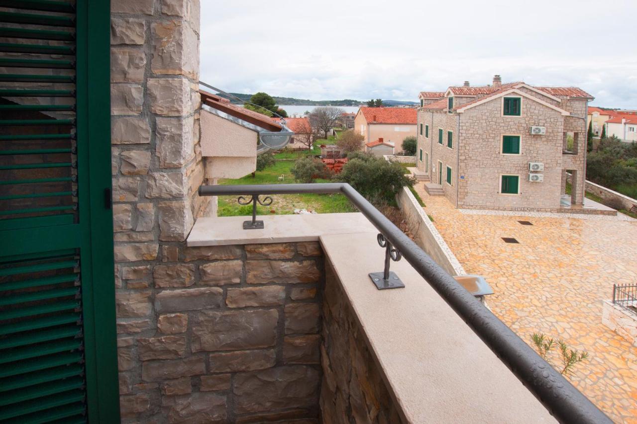 Villa Trio Srima Exterior photo