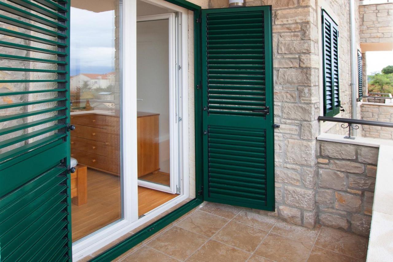 Villa Trio Srima Exterior photo